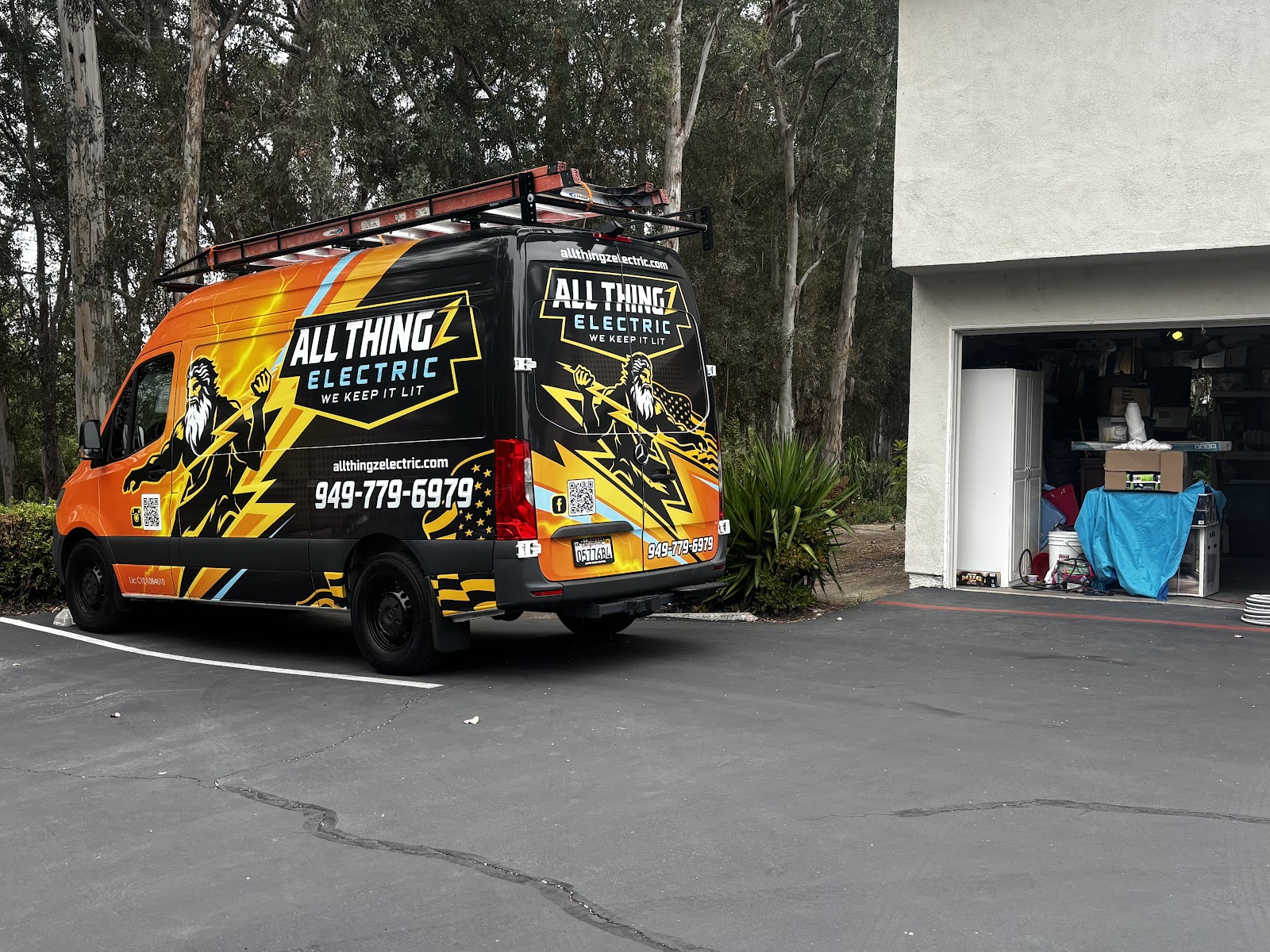 Van on site, South OC