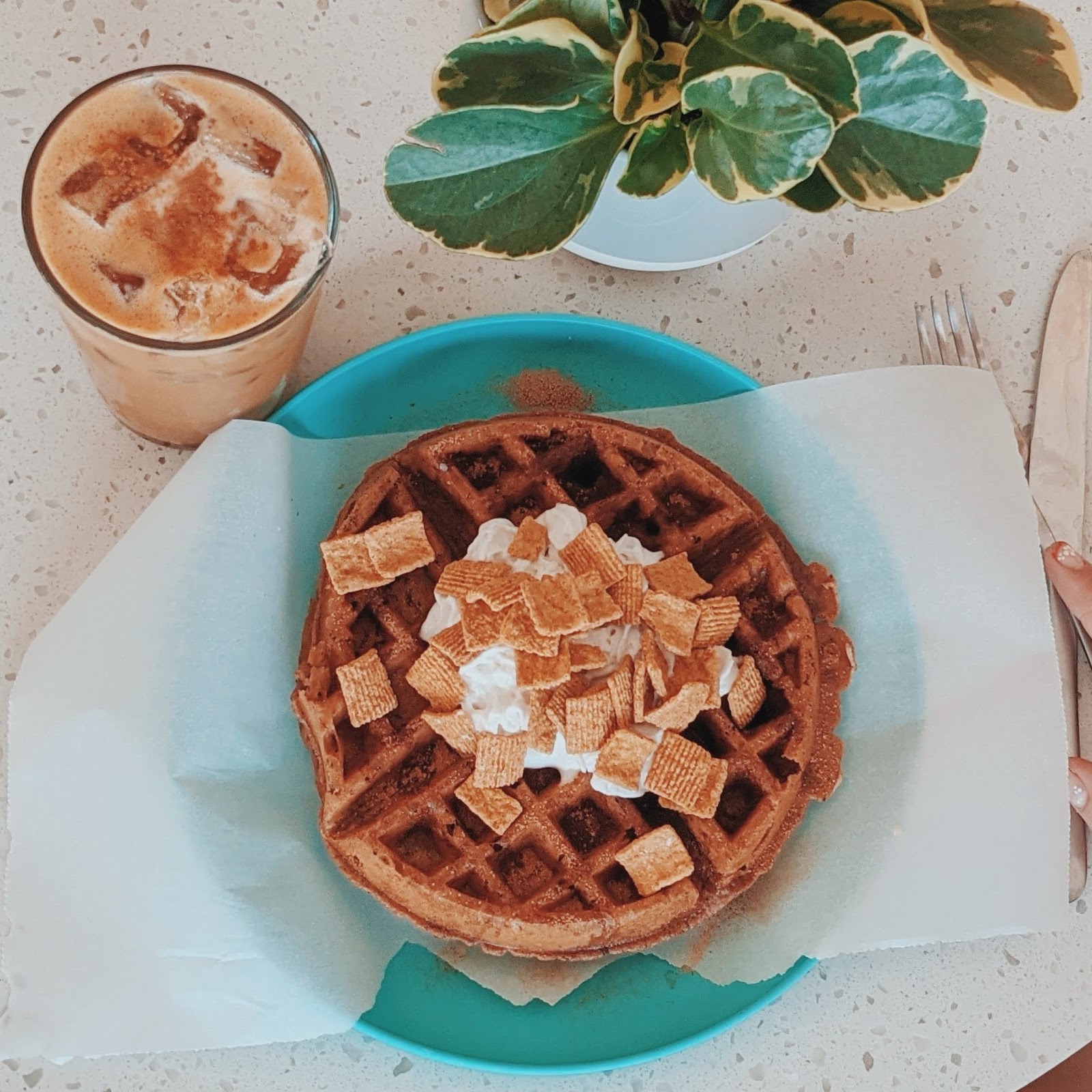 Toast and Pastry at High Tide Coffee