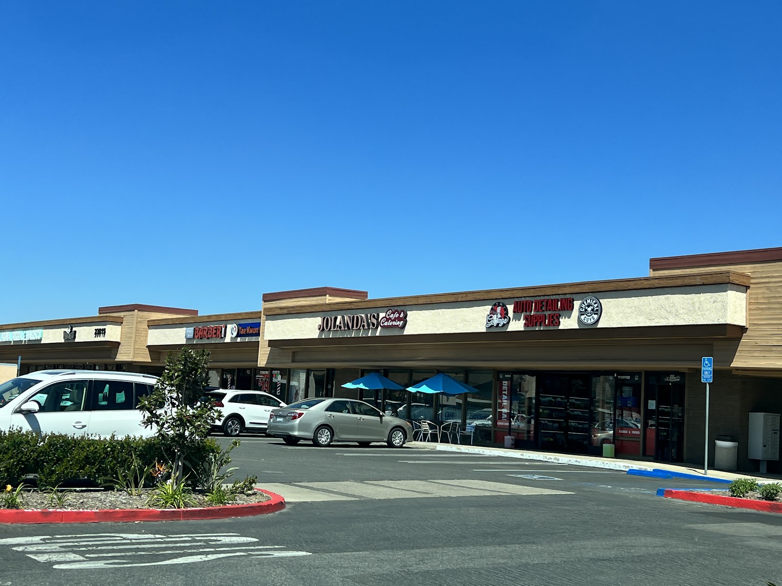 The storefront of Jolanda's Cafe on El Toro Road