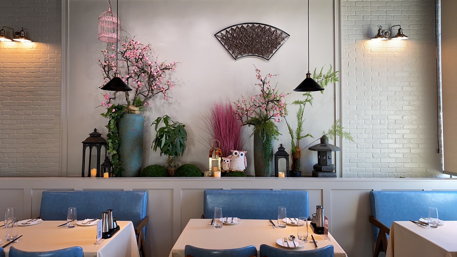 Mimi Garden interior