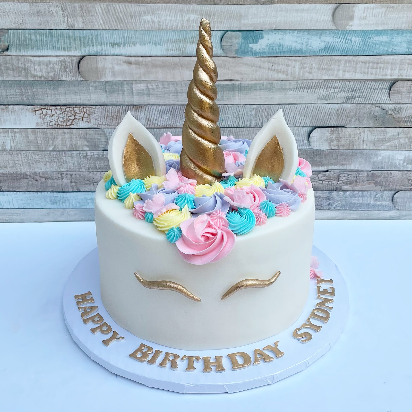A quinceaneras & sweet 16 cake by NikooCake