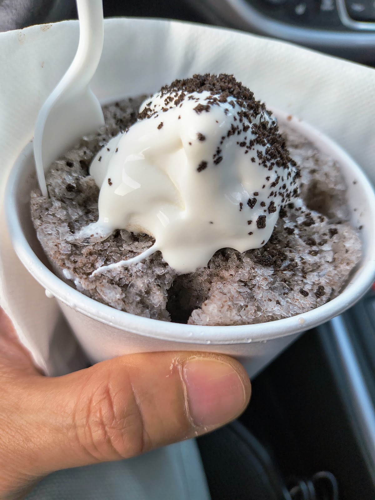 Cookies n Cream at Sno 2 Go. the chocolate-curious.