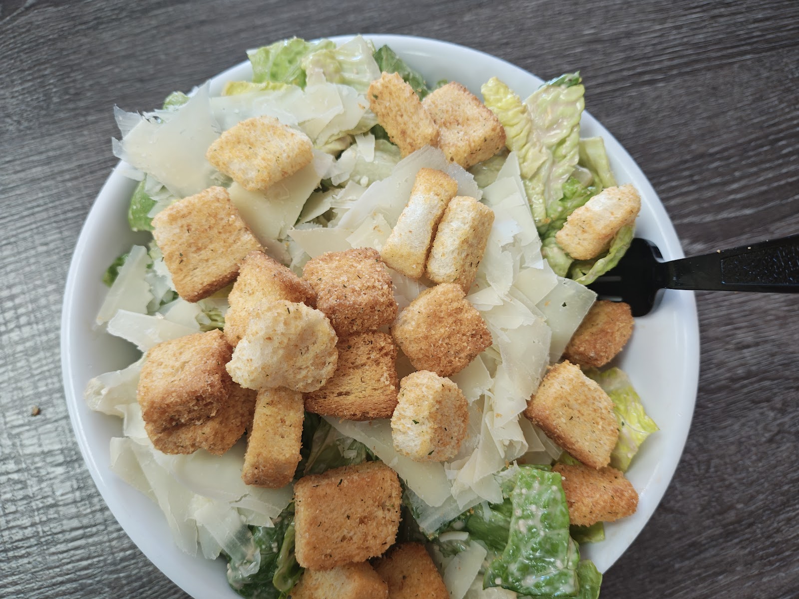 Caesar Salad at Terra Mia Pizzeria. Romaine, big chunky croutons, shaved parmesan, lemon dressing. Honest. Crunchy. Right.