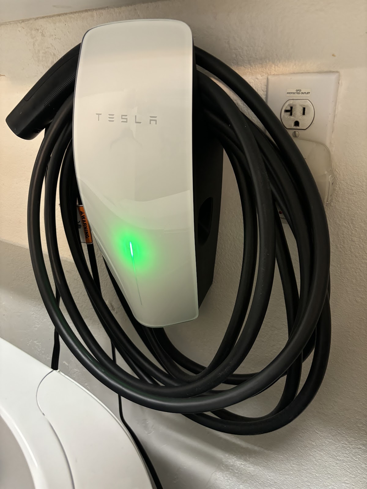 Tesla Wall Connector, garage mount